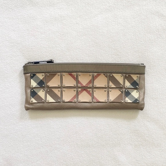 BURBERRY Metallic Leather Clutch - Picture 2 of 10